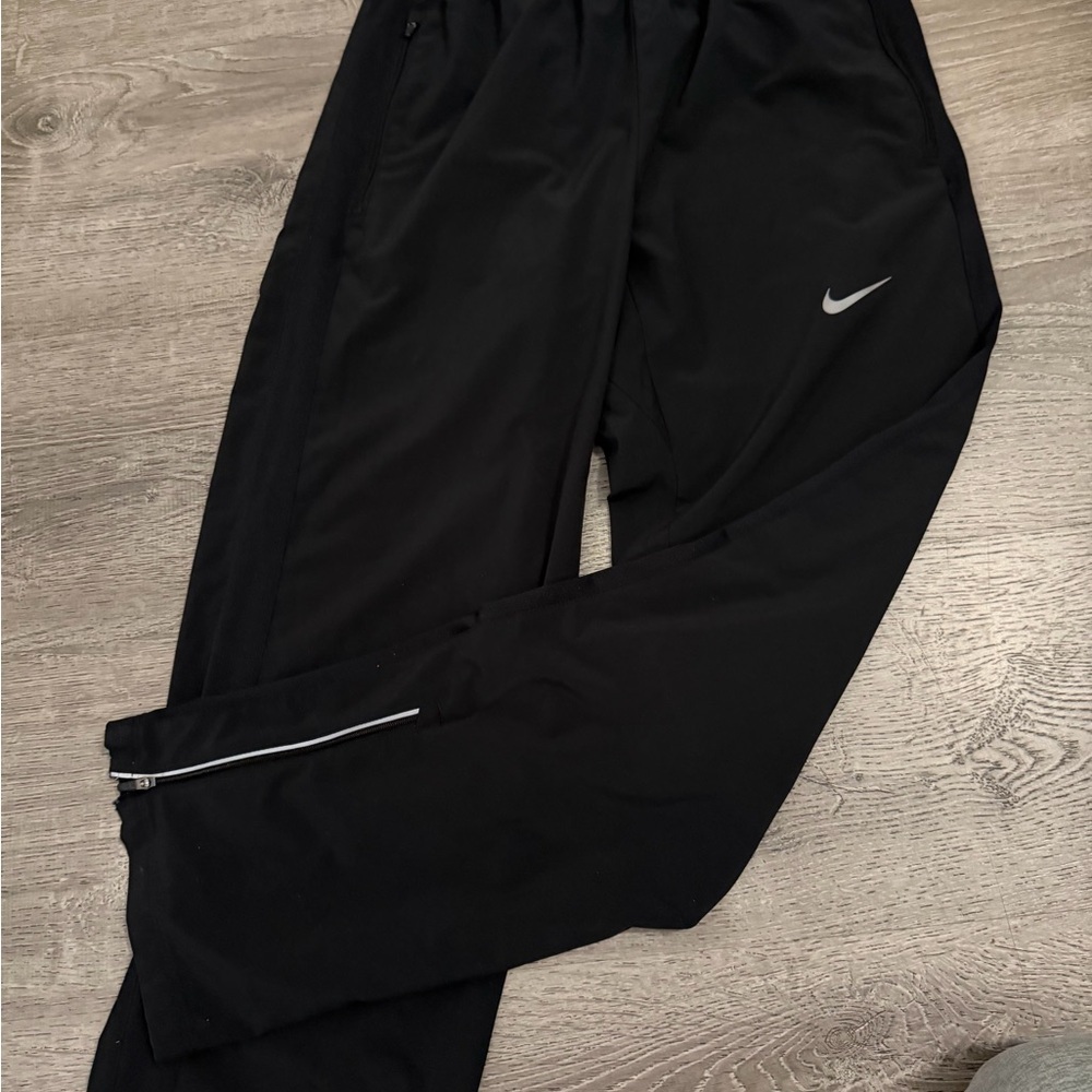 Nike Black Sports Trousers - Picture 3 of 6